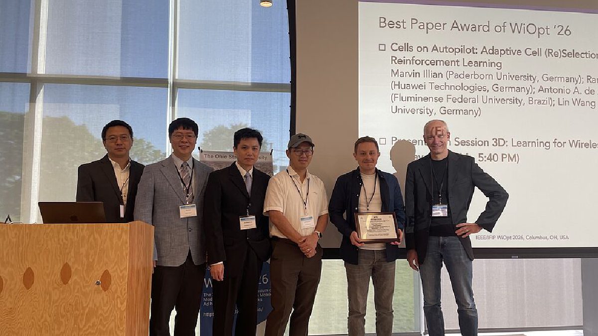 Marvin Illian receiving the Best Paper Award at WiOpt 2026
